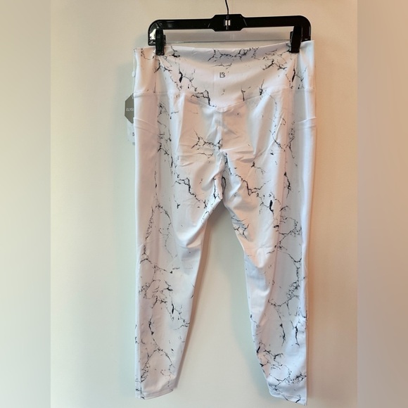 💕NWT BUFFBUNNY Elysium White Marble Leggings - Picture 2 of 7